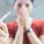 Palenie szkodzi urodzie! Sprawdź, co się dzieje z Twoją cerą, włosami i paznokciami, kiedy palisz papierosy
